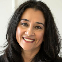 Monica Avila headshot